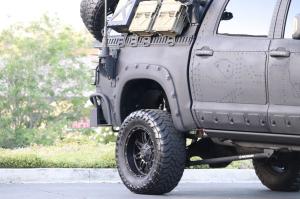 Toyota Tundra CrewMax 4x4 Zombie Apocalypse 2013 года 